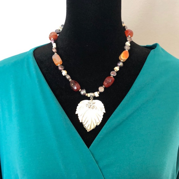 Maple leaf handmade necklace - Picture 3 of 6